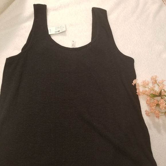 NWT Maurices Eyelet Hook Tank - Picture 2 of 4